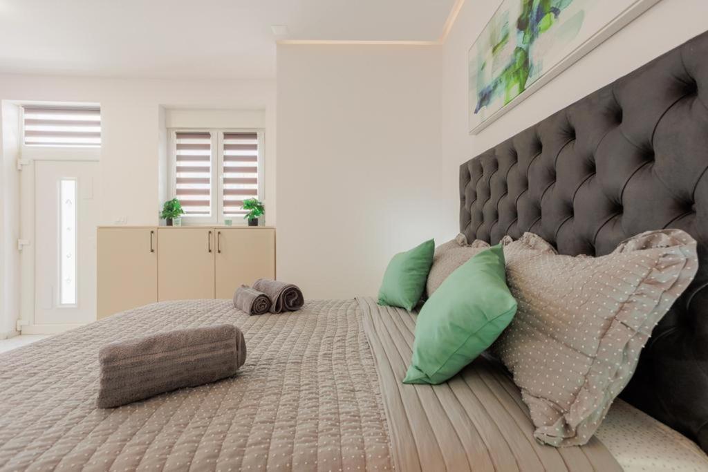 Soprani Apartment *